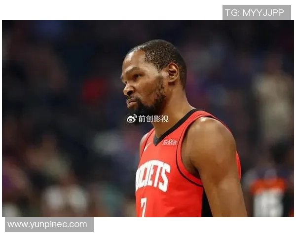 凯文杜兰特跨界挑战足球明星身份展现全新运动魅力与激情 凯文杜兰特跨界挑战足球明星身份展现全新运动魅力与激情